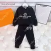 Baby Kids Clothing Designer Langarm Hoodies und Hosen Set Jungen Mädchen Tracksuits Kinder Outfit Sports -Kleidung Sets