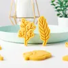 Bakningsverktyg Cartoon Christmas Tree Cookie Mold Creative Plant Mini Press Fondant Cutter Autumn Leaf Mönster Biscuit DIY