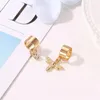 Boucles d'oreilles à dos avec clip en os, petite abeille en cristal, bijoux à breloques inhabituels pour femmes sans trou d'oreille, accessoires de mode, vente en gros, 2024