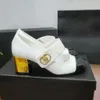 Tasarımcı Topuklar Chaneles Sandal Edition Mary Jane Ayakkabı Kadınlar Kalın Topuklu İşlemeli Elmas Ekose Deri Deri Deri Kemer Orta Topuk Ayakkabıları