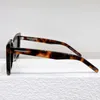 Luxury Designer Women Cat Eye Solglasögon SL810 Solglasögon för kvinnor med en stor acetatkattögonformad ram 100% UV -linser Fashionabla Retro Lady Vacation Glasses