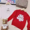 2022 Pojkar och flickor Little Bear Christmas and New Year tröja Stäng passande utkläder i kombination med bomullstickande babymode topp