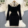 Casual Dresses Spring Autumn Fashion Sexig Off Shoulder Knit Dress Girls White Black Hanging Neck tröja Kvinnor Midja Show Slim