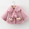 Babzapleume Fall Winter Baby Fur Coat Toddler Girl Jacket Korean varm fleece Plush Söt Strawberry Shawl Born kläder 021 240122