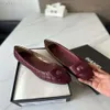 المصمم Sandal Chaneles Loafer Shoes أحذية واحدة للنساء مستديرة BACK BAC BOCKLE ضحلة الفم باليه MARY JANE