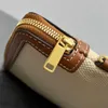 CE Clutch Bagswomen Luxury Projektanci mody Torby torebki torebki torebki TOTE CLUGUŁ CZYNTA TORBY Crossbody z pudełkiem 242215