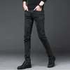 Arrivo Uomo Denim Jeans Pantaloni dritti a figura intera con pantaloni slim ad alta elasticità Uomo Moda Jeans a vita media uomo 240131