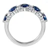 Anneaux de cluster Huitan exquis doigt-bague pour femmes bande de couleur argent avec bleu / blanc CZ discret élégant accessoires féminins déclaration