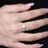 Pierścienie klastra balet klejnot 1,29CTW Owalny Cut Milky Blue Moonstone Antique Bridal Engagement w 925 srebrnym pierścieniu srebrnym srebrnym kamieniu