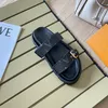 2024 Designer äkta läderkvinna Sandal Slipper Casual Shoe Summer Beach Gladiator Mules Hasp New Womans Flat Slide Luxury Fashion Sliders Sandale