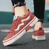 Zapatos de skate rojos a la moda para hombre, zapatillas de lona transpirables, zapatillas deportivas antideslizantes para hombre, cestas para hombre 240202