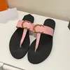 Skórzane stringi sandały klapki Sandles for Women Designer Sandals Classic palec po płaskich sandałach Slajdy Kapcie Wygodne letnie buty sandałowe