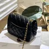 WOC Diseñador Bolso de hombro para mujer 17c Cuero con estampado de diamantes Hardware dorado Cierre metálico Bolso de lujo Prensa Bola de oro Matelasse Cadena Bolso cruzado Bolsas de maquillaje