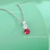 Designer Swarovskis Jewelry Shi Jia 1 1 nutzt Kristallelemente für ewige Liebe mit einer dreireihigen Diamanthalskette, die eine kreisförmige Form vermittelt