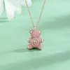 Designer-Swarovski-Schmuck mit Kristallelementen. Die Halskette „Kleiner Bär“ verfügt über eine pulsierende Heartlock-Kette.Die höhere Version von Shijia 1 1 ist verfügbar