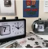 Creative Vintage Flip Clock Réveil Mécanique Horloge Numérique De Bureau avec Calendrier Horloge Décor À La Maison Vintage Décor À La Maison 240119