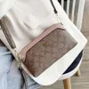 Bolsa pequena portátil de um ombro crossbody nova carteira feminina longo saco de telefone estilo da mãe 2024 78% de desconto na loja atacado