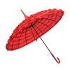 Regenschirme 16-Knochen-Prinzessin-Pagode-Kuchenschirm Festliche rote Braut mit langem Griff