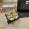 2024 Designer sandaal voor vrouwen platform sandalen sandale dia's slijbanen schoenen dikke bodem zomer flat hook lus casual strandbeik echt lederen hoge kwaliteit