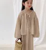 Наборы одежды 2024 Girls 2 PCS STEP Рубашка юбки Spring Cotton Fashion Высококачественные детские костюмы 2-8 лет WW10