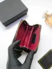 مصممة مصممة للنساء ، حاملي البطاقات ، طية رفرف نمط كلاسيكي ، Lambbskin Black Mini Wallet Pure Color Pebble Leather with Box