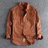 Otoño americano Retro sarga tejida camisa Cargo moda de los hombres puro algodón lavado viejo manga larga dos bolsillos blusas casuales 240125