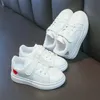 Turnschuhe Kinder Liebe Stil Solide Weiß Casual Schuhe für Mädchen Flache Sport Laufschuhe Kinder Studenten Schule Board Schuhe 3-12Y 240119