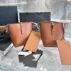 Siyah Tasarımcı LE 5 A 7 L E 37 HOBO KOŞU TAKIMI İÇİN HOLBAG BAYA TAKIŞI Omuz Çantası Ayna Kalitesi YS Deri Koltuklu Crossbody Moda Seyahat Tote Debriyaj Çantaları