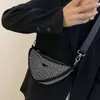 Vatten triangel ny lysande diamant enkel axel crossbody mångsidig handhållen geometri kvinnväska 2024 78% rabatt i butik grossist