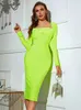 Robes décontractées Solide Nude Femmes Style d'hiver Sexy À Manches Longues Col Carré Vert Midi Moulante Bandage Robe 2024 Soirée Élégante