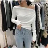 2023 Slanke Witte T-shirt Zwart Rood Vrouw Sexy Effen Kleding Off Schouder Top voor Vrouwen Esthetische Korea Stijlvolle Grappige tee 240201