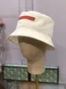 Lyxdesigner fiskare hinkar hattar för män kvinna bred brim baseball cap hink hatt sommar sol visir kepsar halm hattar strand hatt fiske brev andningsbara sunbonnet