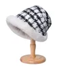 Berets chapéu de pelúcia feminino inverno mais veludo checkerboard grade boné de pescador quente proteção de orelha balde chapéus sombreros de mujer