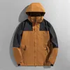 Trenchs d'hommes 2024 Manteau de charge d'automne pour hommes femmes veste d'alpinisme imperméable à l'extérieur coupe-vent avec chapeau détachable garder au chaud