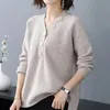 Outono inverno botão emendado moda vneck solto pullovers topos feminino allmatch commute manga longa cor sólida tshirt 240124