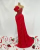 Robes de soirée mignonnes fleurs rouges soirée sans bretelles sirène Aso Ebi filles noires robe de soirée sur mesure longue robe de bal perlée