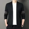 Jaquetas masculinas 2024 outono kpop moda estilo harajuku fino ajuste suéteres casuais todos os jogos malhas cardigan v pescoço listra manga longa