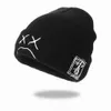 Berretti Beanie / Teschio all'ingrosso Autunno Inverno Mantieni caldi Cappelli Beanie Crying Face Ricamo Berretti da sci Berretti Uomo Donna Triste Ragazzo Faccia Cappelli lavorati a maglia Hip Hop YQ240207