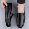 Mentins en cuir authentique Brands décontractés Mandons pour hommes Softs Mocasins Slip Breatch on Black Driving Shoes Plus Taille 37-47 240129