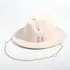 Sombrero Fedora con letras de diseño de lujo para mujer, decoración de cadena de Metal, sombrero de Jazz, gorras de fiesta para iglesia 240127