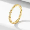 Lustre exclusivo casamento eternidade banda 925 prata 14k moldura de ouro conjunto 3x5mm corte esmeralda moissanite anel oval para women2024