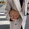 Western Style Minimalist Instagram Korean version, personlig och kapabel Internet berömd crossbody -låsspetsväska, kvinnors väska 2024 78% rabatt på butiks grossist