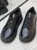 2024 Schnüren Sie kleine weiße Schuhe, trendige und dicke Sohlen für Herren, runde Zehen, erhöhte Biskuitkuchenschuhe, Sommer-Herren-Boardschuhe, vielseitige, lässige, atmungsaktive Schuhe
