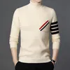 MENS Vinterkläder stickad Tröja Hög Lapel Loose Youth Fashion Urban European American Simple Sydkorea Trend Sweaters 240130