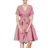 Casual Dresses V Neck Solid Spring Short Sleeve Dress With Pocket Belt Swing Midi för kvinnor 2024 Trendy