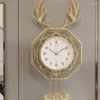 Väggklockor akrylbatteri kawaii djur digitalt vardagsrum guld pendel duvar saati modelleri dekor