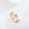 U7tm Anillos de banda de joyería de lujo Versión alta Baojia Anillo de hueso de serpiente para hombres y mujeres Nuevo con incrustaciones de nácar blanco en forma de rejilla de diamante Espíritu Serpiente Anillo de pareja Vvsh