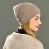 Cappello a cuffia lavorato a maglia slouch da donna Cappello invernale in lana femminile con orlo arricciato Moda caldo casual Skullies Berretti di marca Cappelli da donna solidi 240122