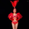 Abbigliamento da palco Bar notturno sexy Bar Bikini rosso con nappe Perline Copricapo di piume Abito da ballo DJ Donna Cantante Ballerino Costume da spettacolo