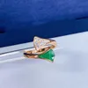 Luxury Jewelry Band Rings Baojia v Fan-shaped for Womens Skirt Ring Plated with 18k Rose Gold White Fritillaria Red Jade Marrow Peacock Green Diamond 9xen